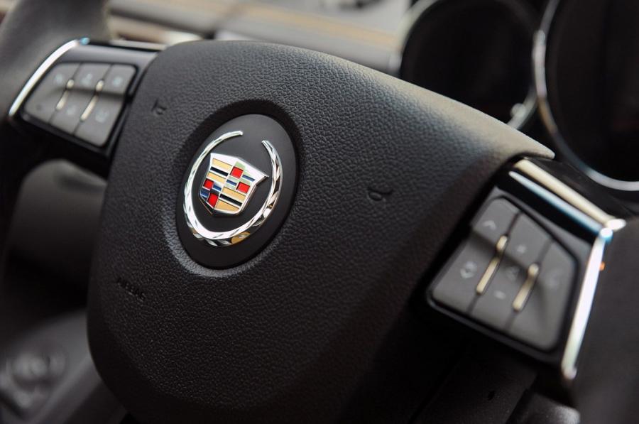  Cadillac CTS-V Coupe 2011 года  (фото 30 из 71)